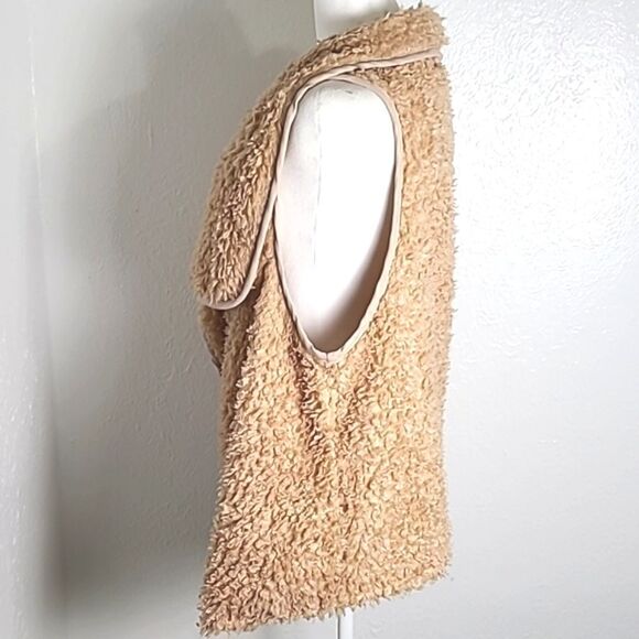 Favlux Furry Sherpa Vest, Large Collar, Tan/Peach Color, Size Large - Picture 4 of 9